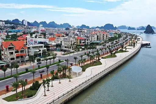 Khách sạn Luxury Palace 3*